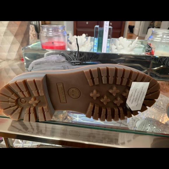 Grey suede boots. - Picture 2 of 3